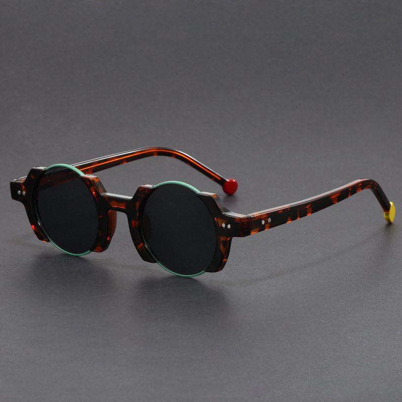 Crimson Round Sunglasses
